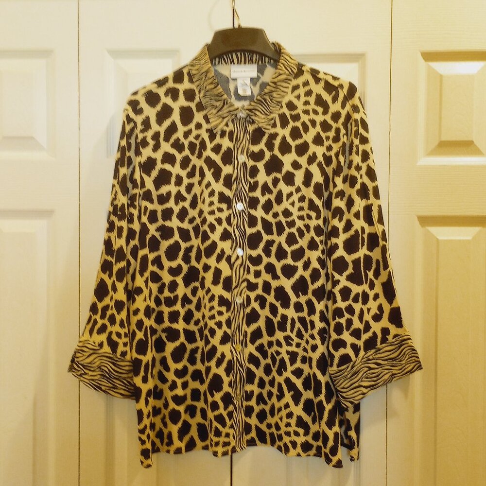 Womens sz XL Black Beige Animal Print Fancy Button Front Blouse Like New